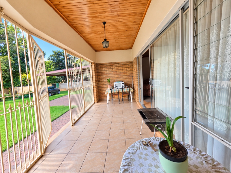 4 Bedroom Property for Sale in Wilkoppies North West